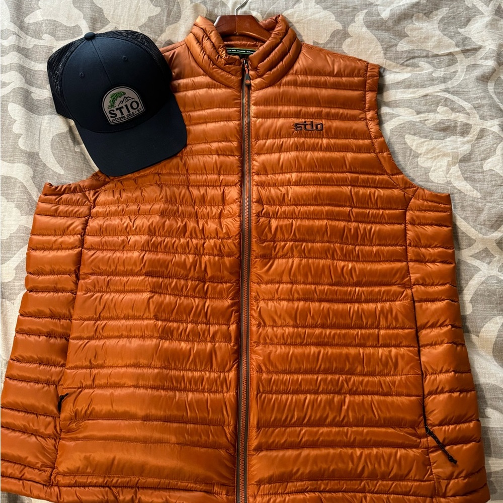 Stio Men's Pinion Down Vest + Stio hat